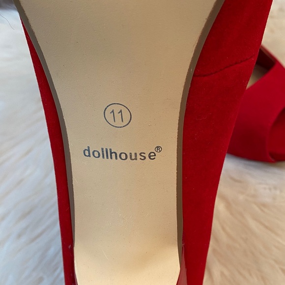Dollhouse Spyglass Red Open Toe Heels, Size 11 - Picture 15 of 16